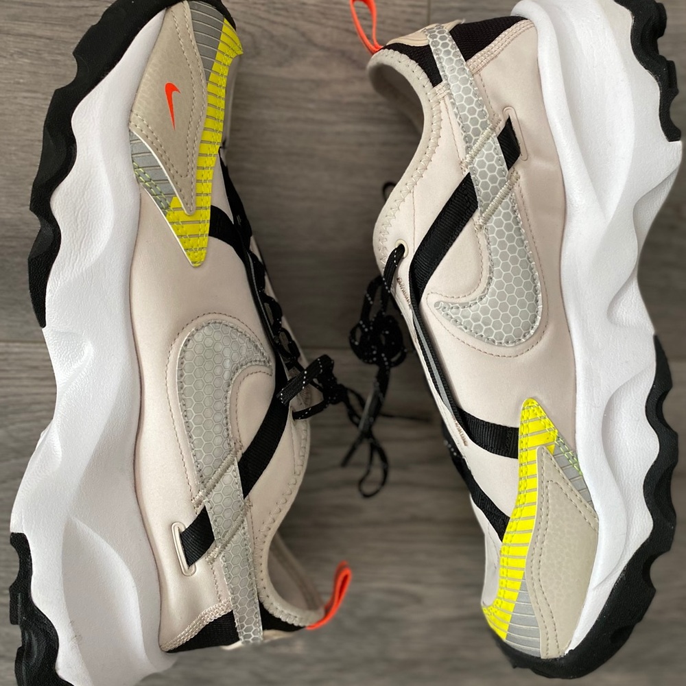 Brand New Nike TC 7900 LX